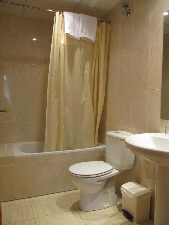 Fonda Agusti Hotel Esterri d'Àneu Szoba fotó